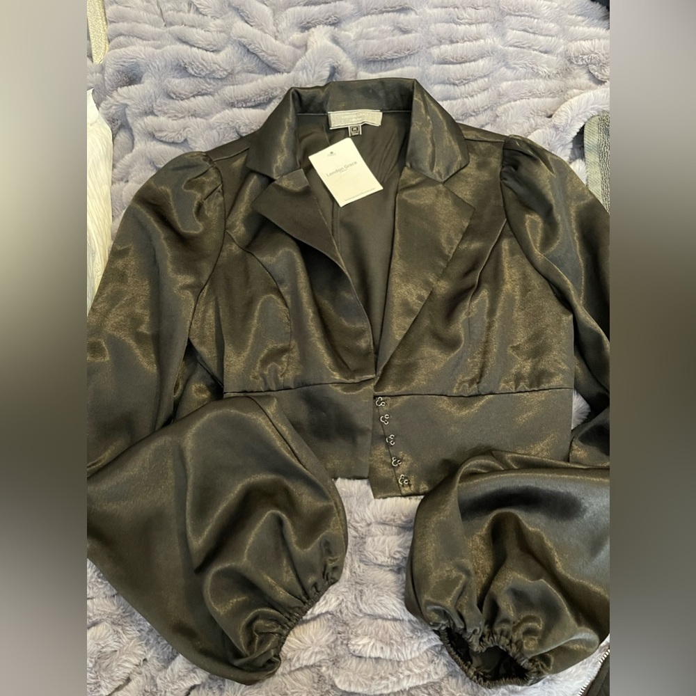 Black cropped blazer